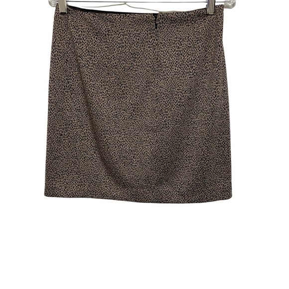 Tahari Animal Print Back Zip Pencil Mini Skirt - Picture 3 of 9